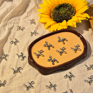 จี้หมาลูกโป่งโลหะผสม สีเงินเงา – Balloon Dog Metal Charm Pen…