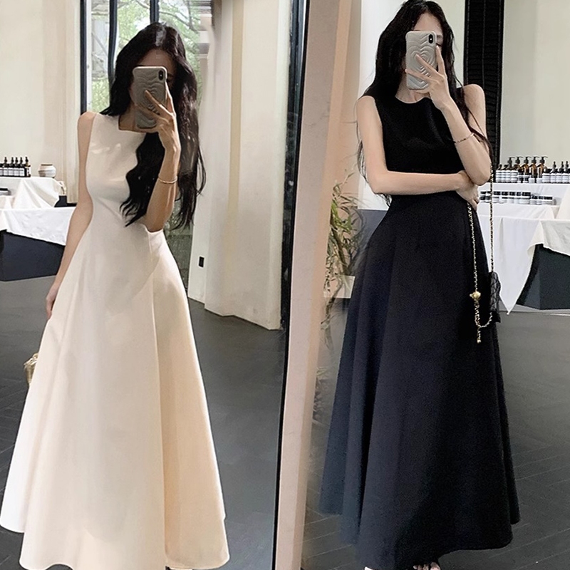 99012 เดรสยาวแขนกุดแฟชั่นสำหรับผู้หญิง ดีไซน์หรูหราและประณีต กระโปรงทรงเอไลน์ช่วยให้เอวดูเพรียวบาง เหมาะสำหรับสวมใส่ในฤด