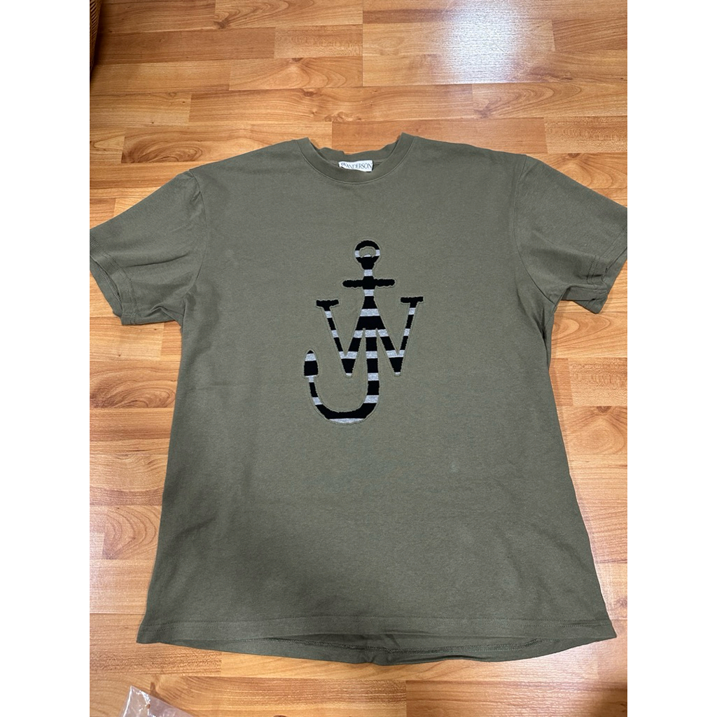 เสื้อยืด Jw anderson Laser Cut