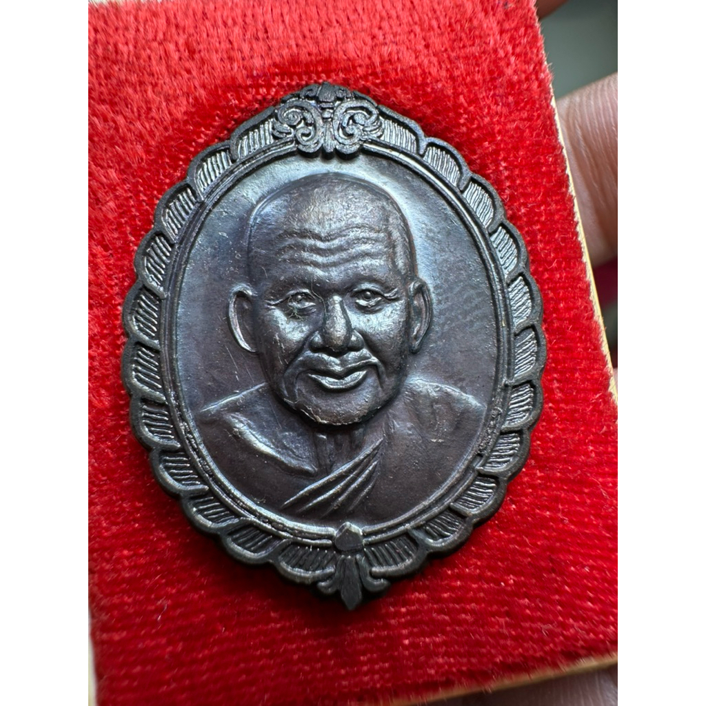 หลวงพ่อเปิ่น วัดบางพระ นครปฐม เหรียญรุ่นนี้ ค้าขายรวย ปี 2540 หลัง พระสังกัจจายน์