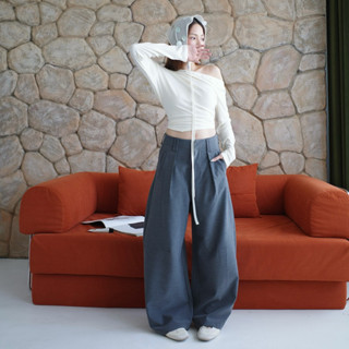 AMUSE BKK - Terry Curve Pants กางเกงทรงกระบอกใหญ่ ขาโค้งนิดๆ…