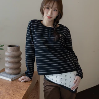 (พร้อมส่ง) avo เสื้อแขนยาวไหมพรมลายทางผ้านุ่มมากก chiko line tops