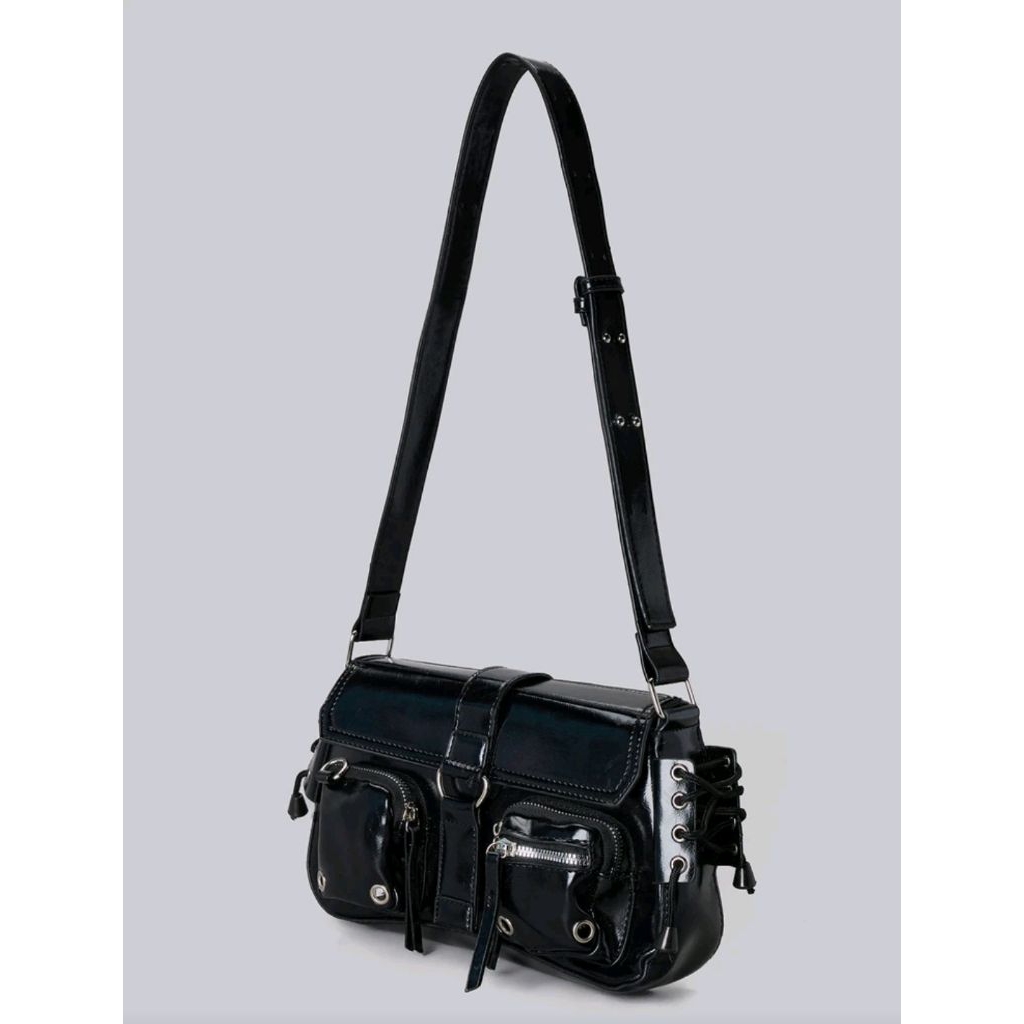 [Pre-order 7-14 วัน] DareSee กระเป๋าสะพายไหล่ สีดำ Y2K สไตล์มอเตอร์ไซค์ หลายช่อง | Street Punk Style