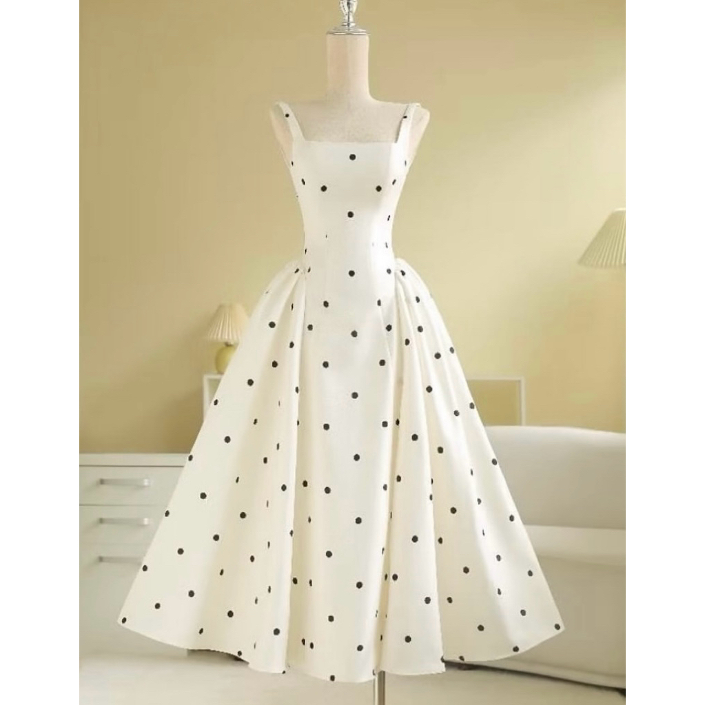 ส่งต่อเดรส poka dote Brand SoVintage (Vietnam)
