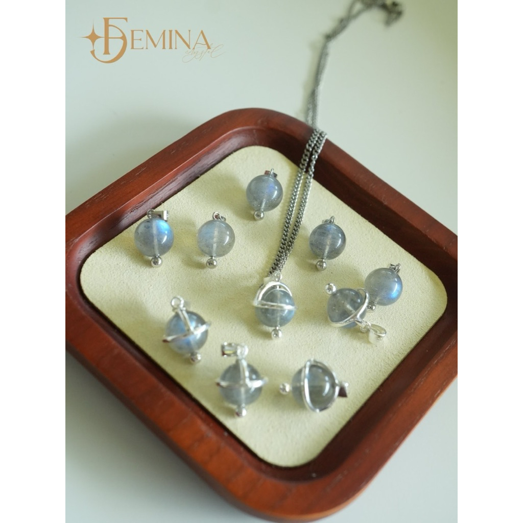 Labradorite Pendant (จี้ลาบราดอไรด์) - Femina Crystal