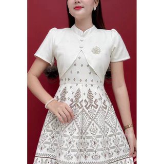 PIRA DRESS เดรสผ้าฝ้ายสีขาว อัดกาวทั้งชุด แต่งคอจีน