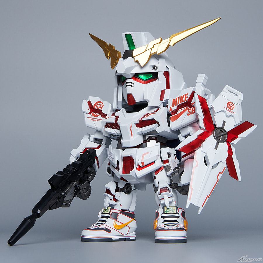 QMSV RX-0 Unicorn Gundam & Unicorn Gundam 02 Banshee Ver Nike SB