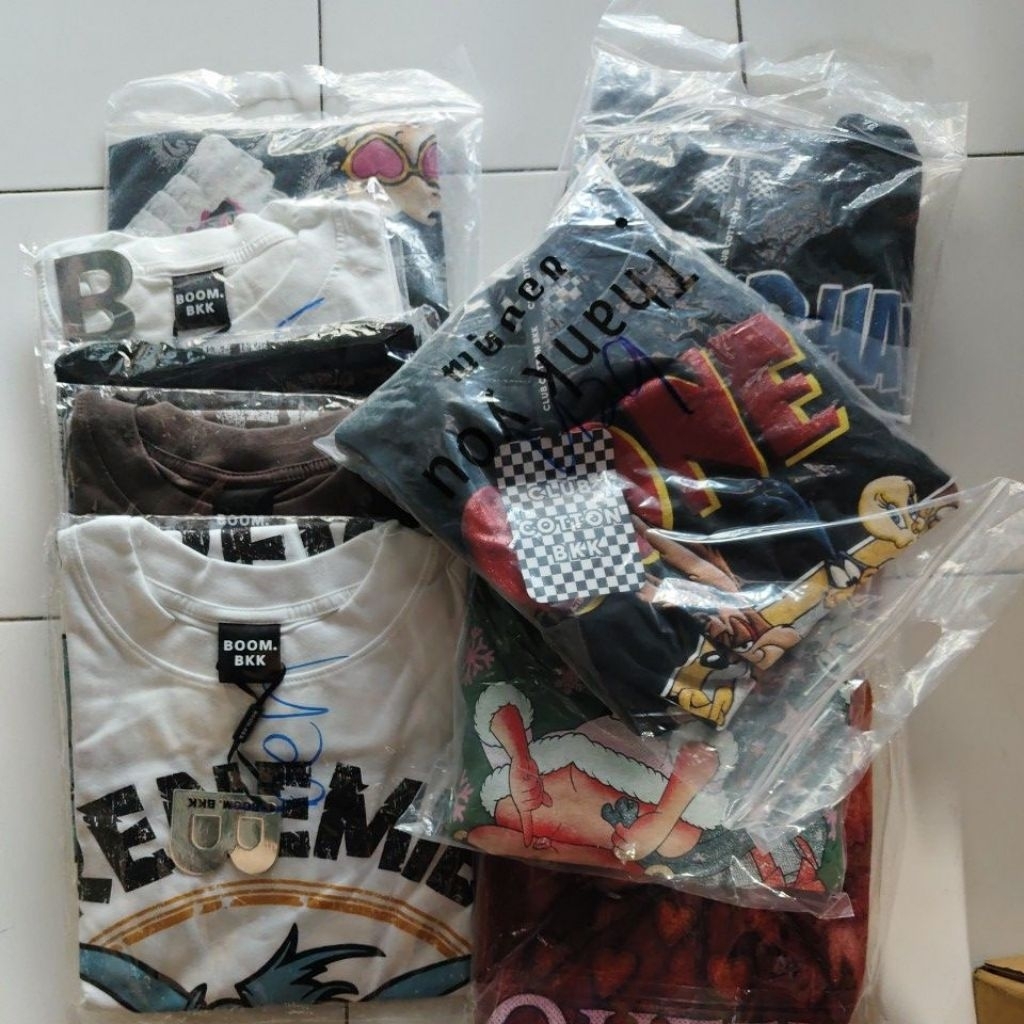 เสื้อยืดแขนสั้น แขนยาว คละแบบ ร้านเลือกลายให้ อก 44"-46" ยาว28"