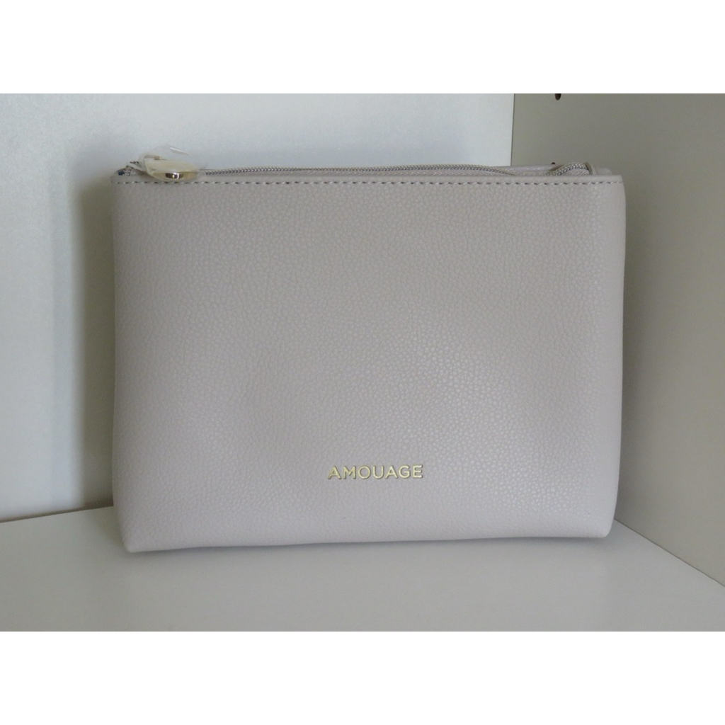 Oman Air AMOUAGE Business Class Amenity kit ใหม่ยังไม่ได้แกะ **แต่ครีมข้างในหมดอายุ