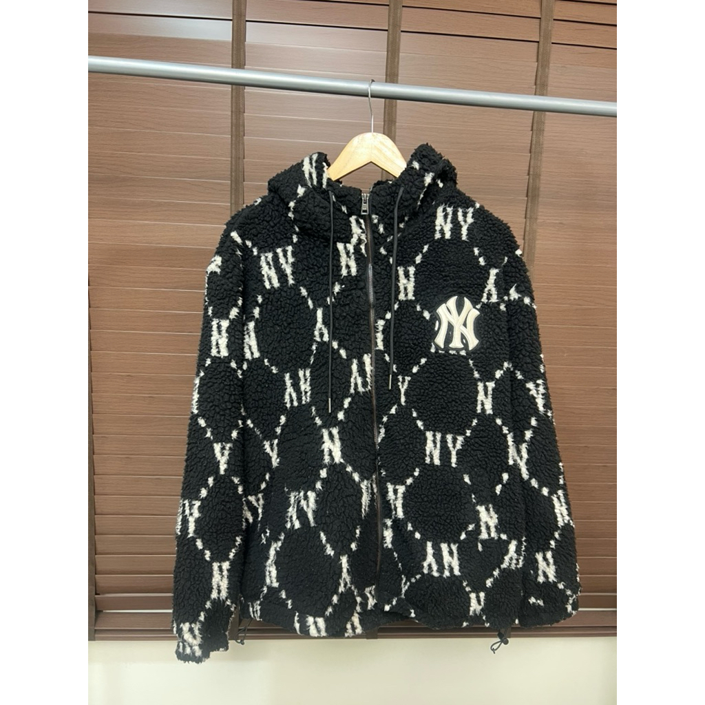 เสื้อกันหนาว MLB มีฮู้ดผ้าฟลีซขนแกะ MLB Old Flower Velvet Jackets Unisex Black