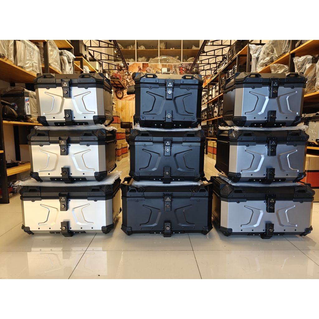 🔥พร้อมส่ง🔥 F2MOTOลาย八 45L-55L-65L กล่องท้ายมอเตอร์ไซค์ กล่องหลังมอเตอร์ไซค์ พร้อมของแถมอินเนอร์ เบาะ