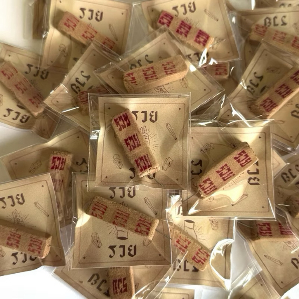 ธูปตัวเลข 3 หลัก 10 ชิ้น 19 บาท