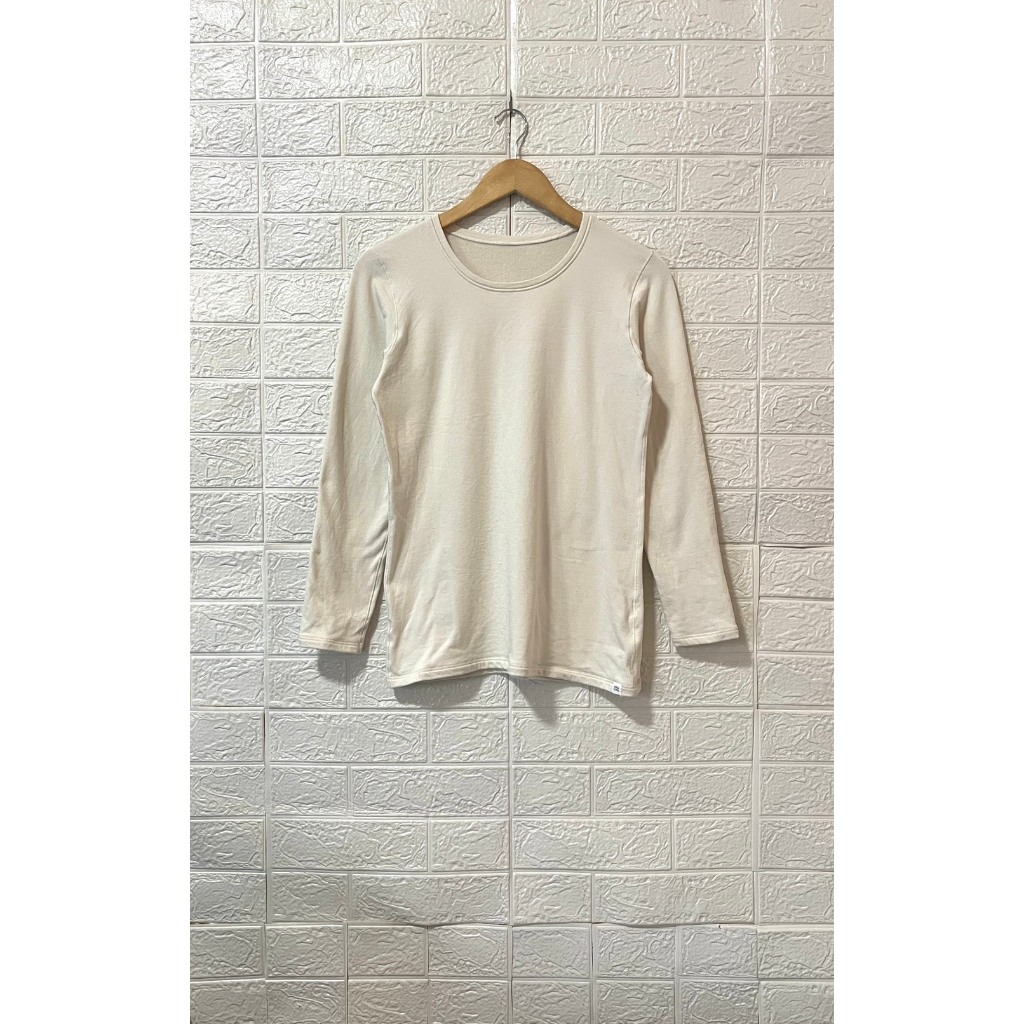 เสื้อ Heattech Ultra Warm UNIQLO  สีขาว มือสอง Size XL