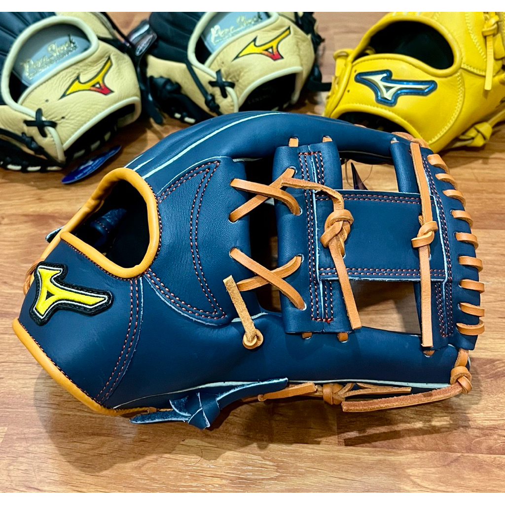 NIW Mizuno MVP Baseball and Softball Glove 12”