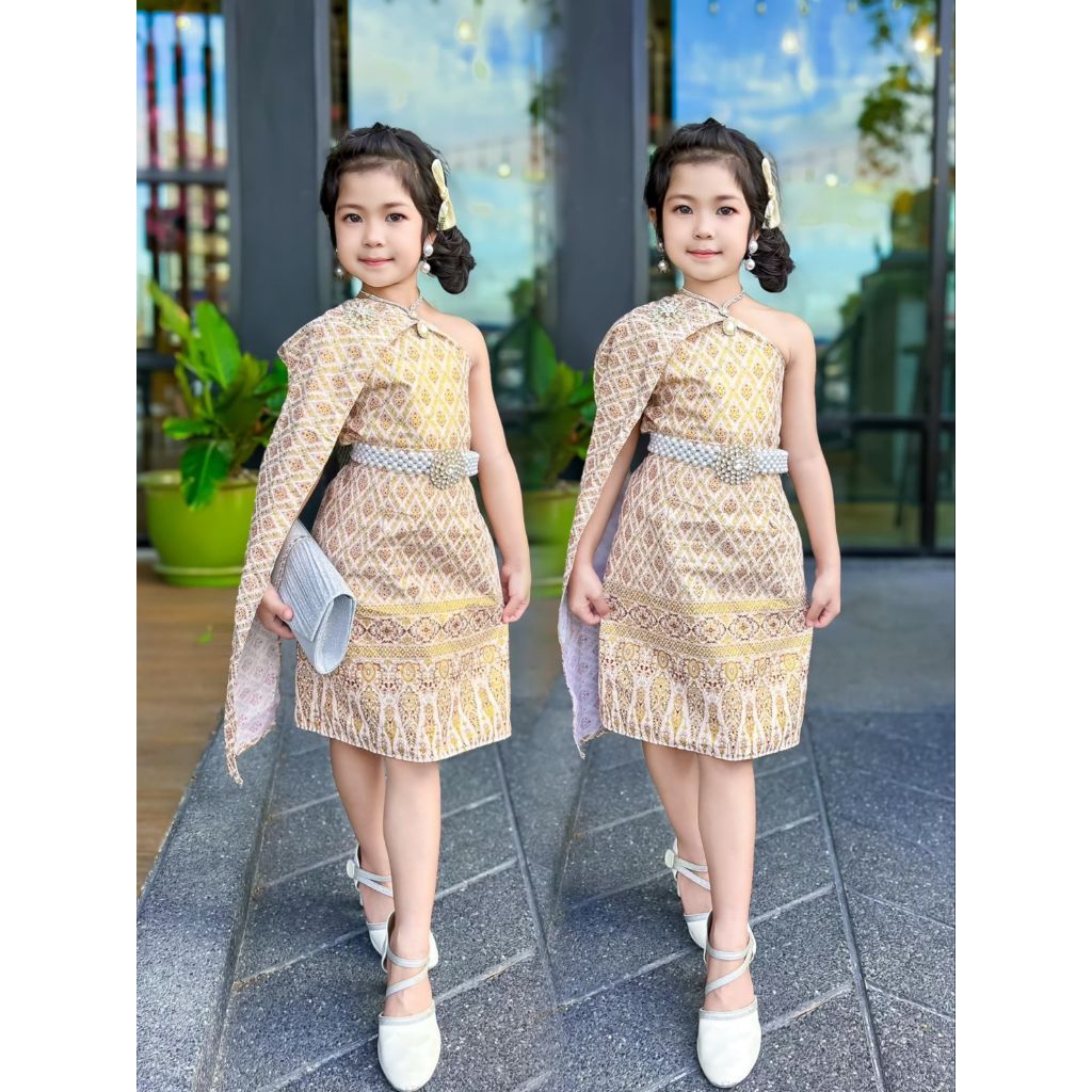 ชุดไทยเด็กหญิง2ชิ้น เสื้อติดสไบ+กระโปรงเอวสม็อค สีไข่ไก่นวลผ้าคอตตอนพิมพ์ทองทั้งชุด
