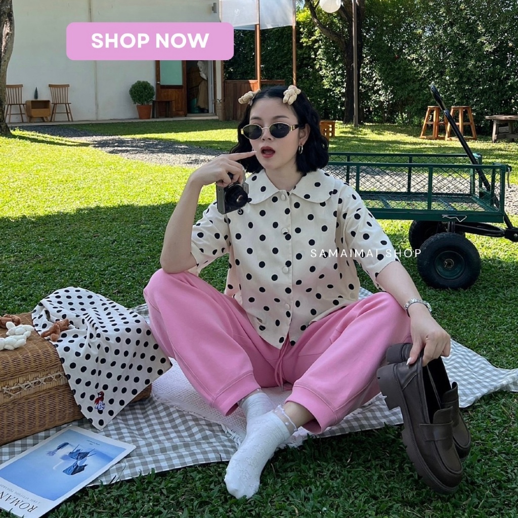 เสื้อคอบัวแขนสั้น ทรงครอปลายPolkadotsสีครีม ปักน้องหมาด้านหลัง #88015 - รูปที่ 2