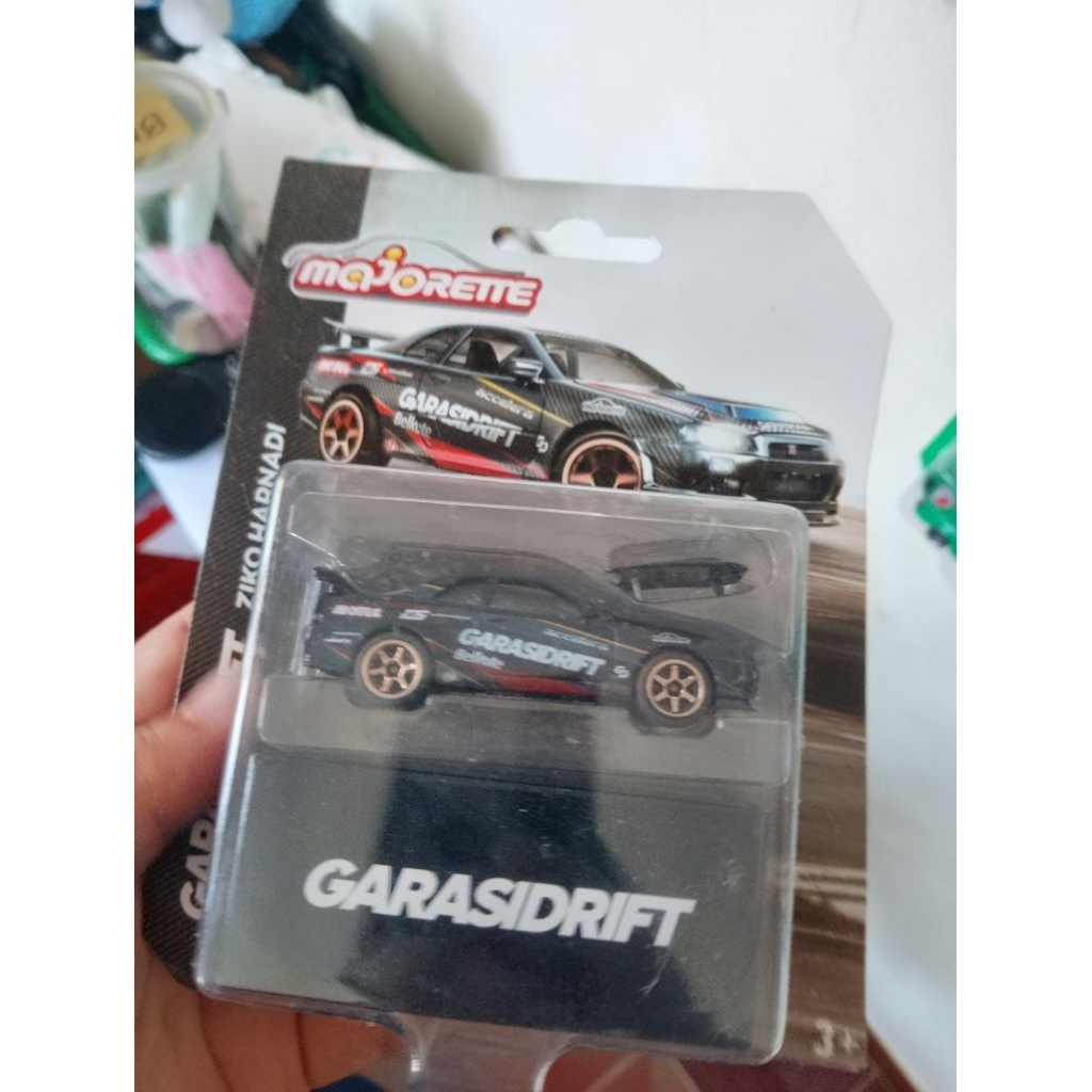 รถนิสสัน GTR R34 ลายเคฟล่า สวยๆเหมาะกับการสะสม