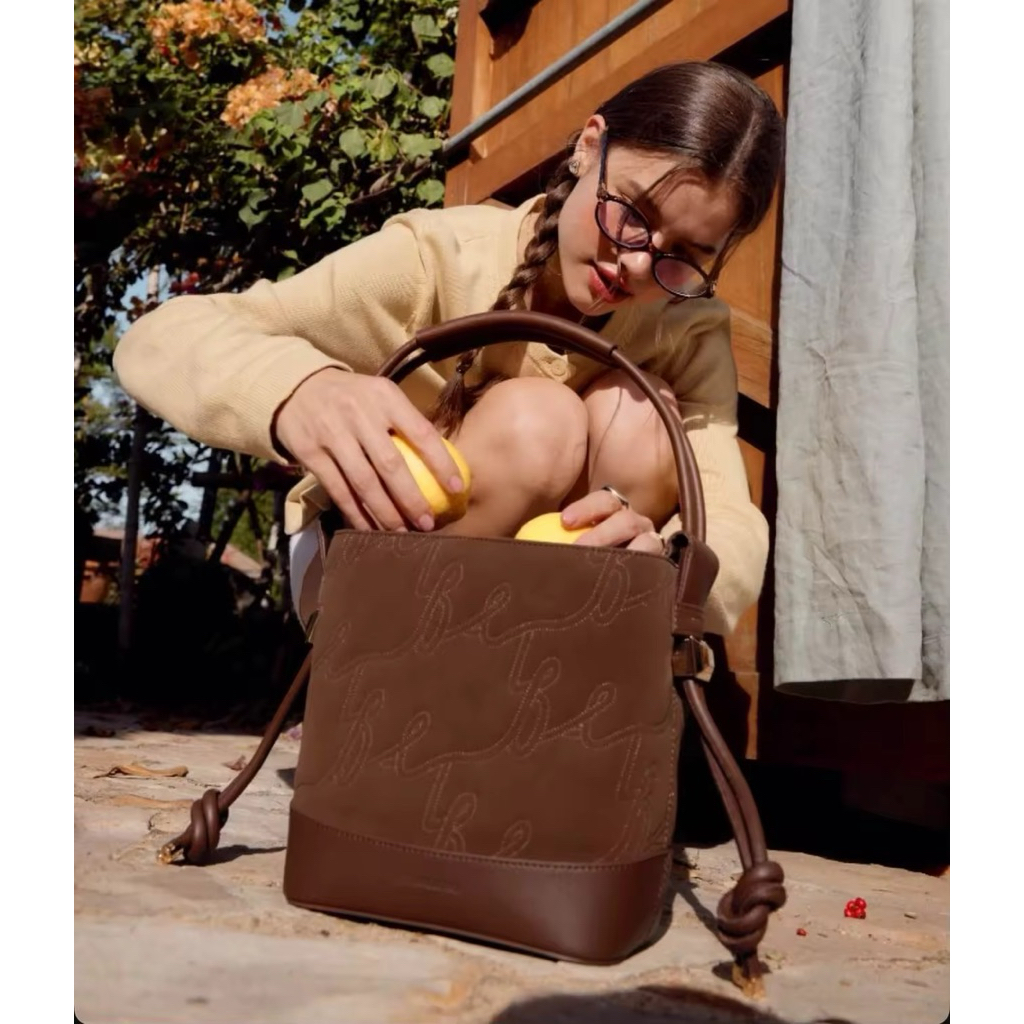 Atreasurebox- All Day mocha mousse