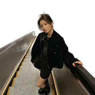 ❤️จัดส่งตลอด 24 ชั่วโมง❤️【kdqrmchlck】แจ็คเก็ตสั้นหนัง PU สีด…