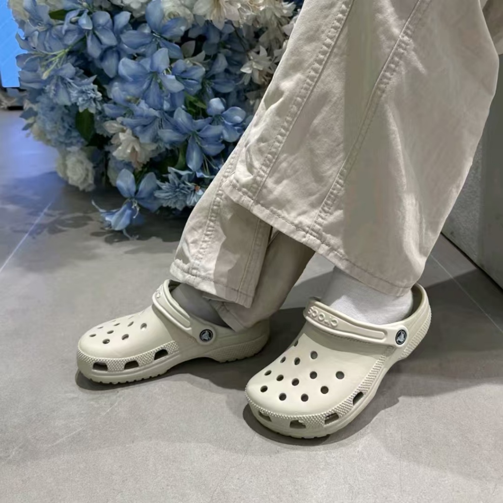 🥇ของแท้ 100% 🎈Crocs Classic clog EVA Bone white/white/black แบบผู้ชายและผู้หญิง กันลื่น รองเท้าแตะ - รูปที่ 4
