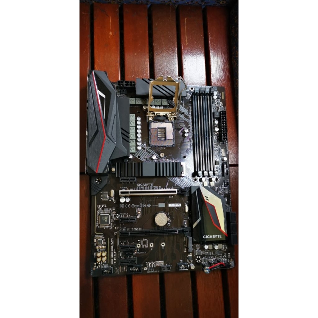 gigabyte z390 gaming x (used)สภาพน้องๆมือหนึ่ง