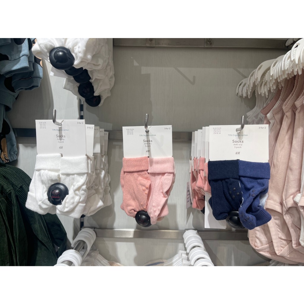H&M ถุงเท้าเด็กทารก แพ็ก 3 คู่ ผ้าคอตตอน ออแกนนิก ของใหม่ แท้ พร้อมส่ง