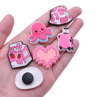 Hot เสน่ห์รองเท้า ดิY สีชมพู น่ารัก shoe charms สไตล์ การ์ตูน รองเท้าแตะ หัวเข็มขัด พีวีซี รองเท้า อุปกรณ์เสริม ปุ่ม