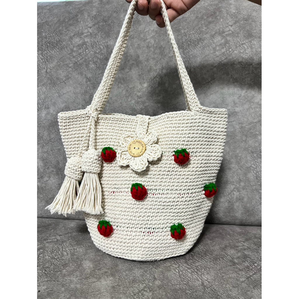 กระเป๋าถัก    ทรงถือ