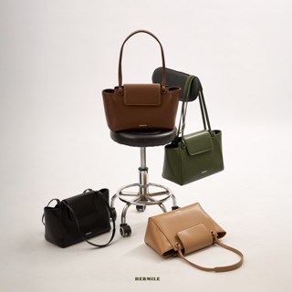 HERMILE รุ่น Hailey กระเป๋าสะพายไหล่ดีไซน์เรียบหรู
