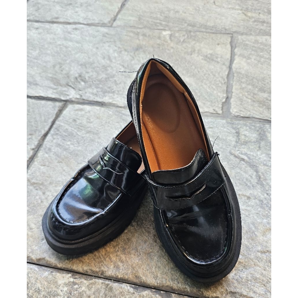 รองเท้า Loafer ของ Uniqlo