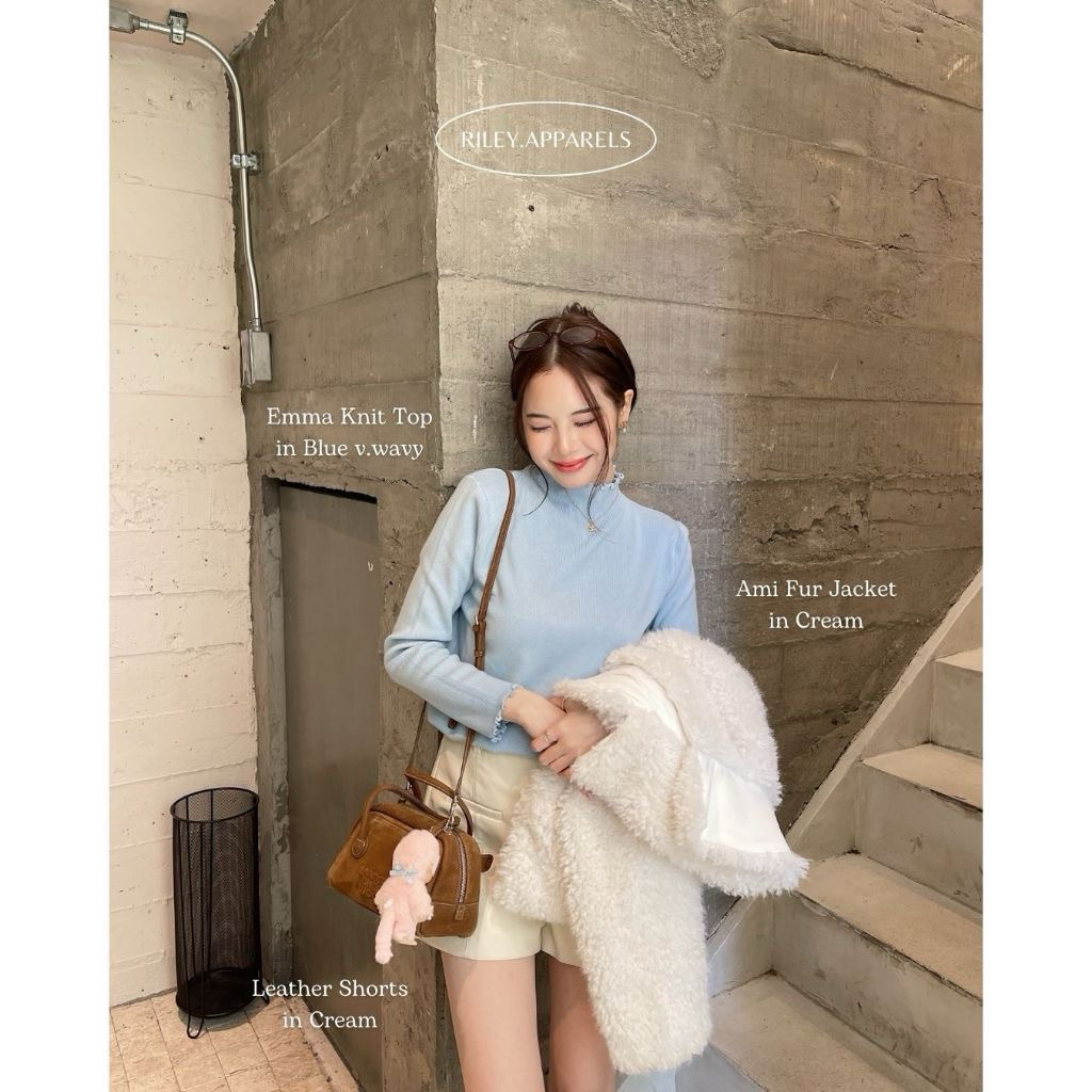 rileyapparels sweater สีฟ้า