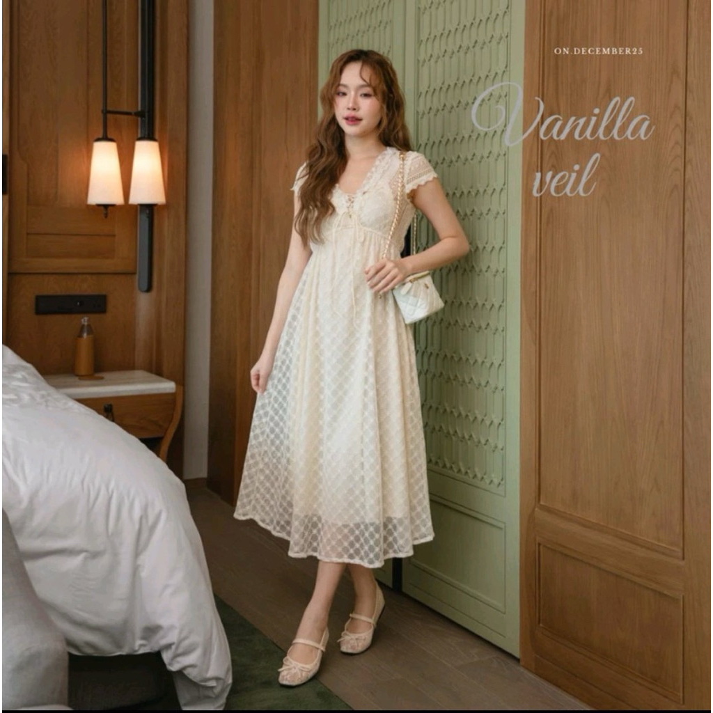 [มือหนึ่ง] on.December25 - Vanilla Veil dress เดรสลูกไม้สีขาว (size m)