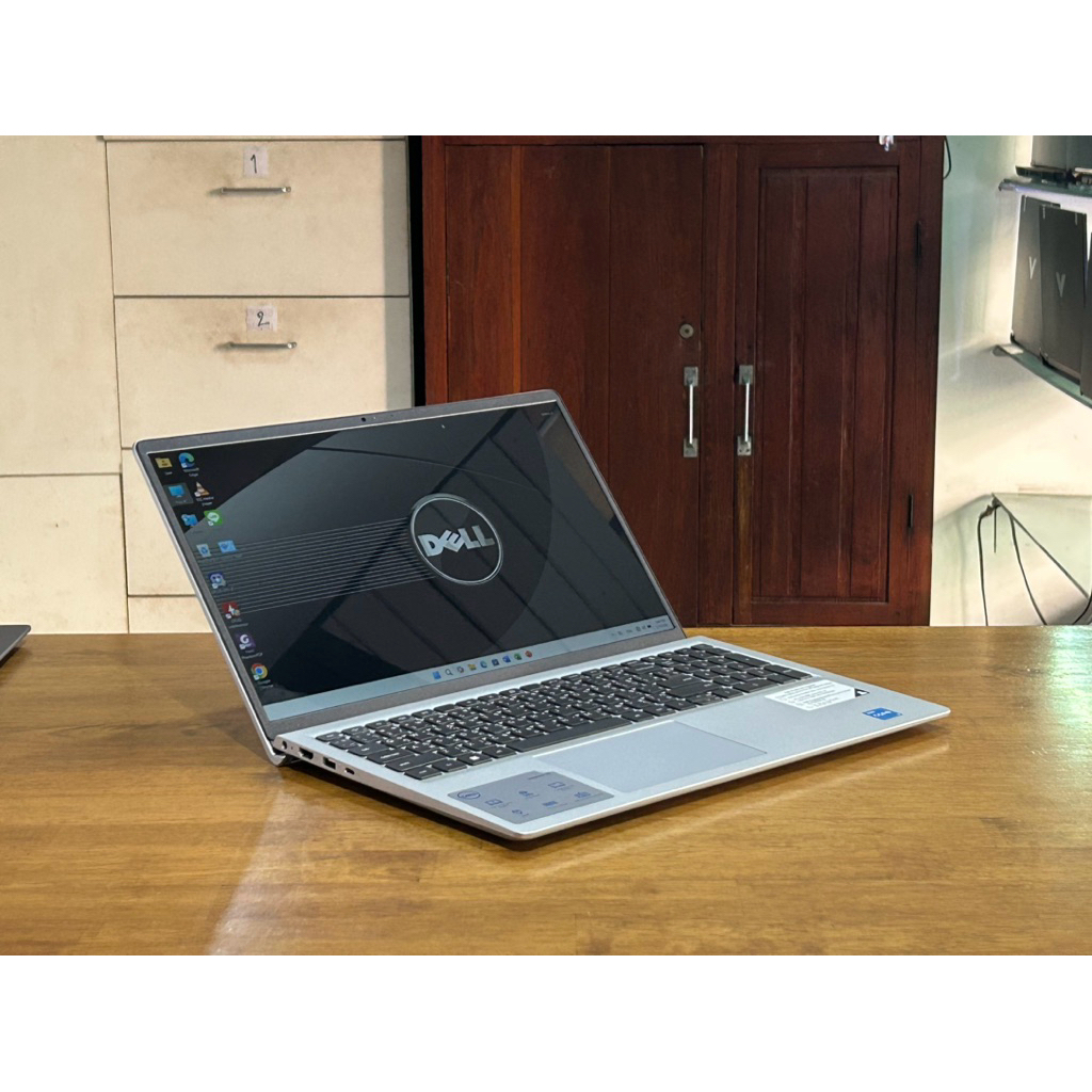 Dell Inspiron 3530 i3-1305U Ram8GB