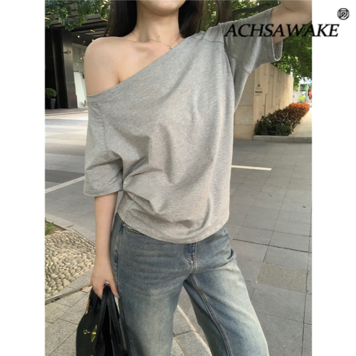 ACHSAWAKE เสื้อสตรีแขนสั้นคอตกเดียว ทรงหลวม สีสุทธ์ดีไซน์ไม่สมมาตร สวมใส่ได้หลากหลาย