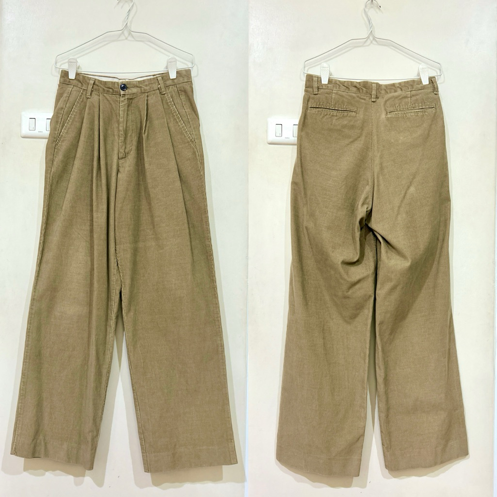 กางเกงลูกฟูก เอวสูง ทรงบอย สีครีม ป้าย Dockers *ส่งต่อ*มือสอง* 🤎