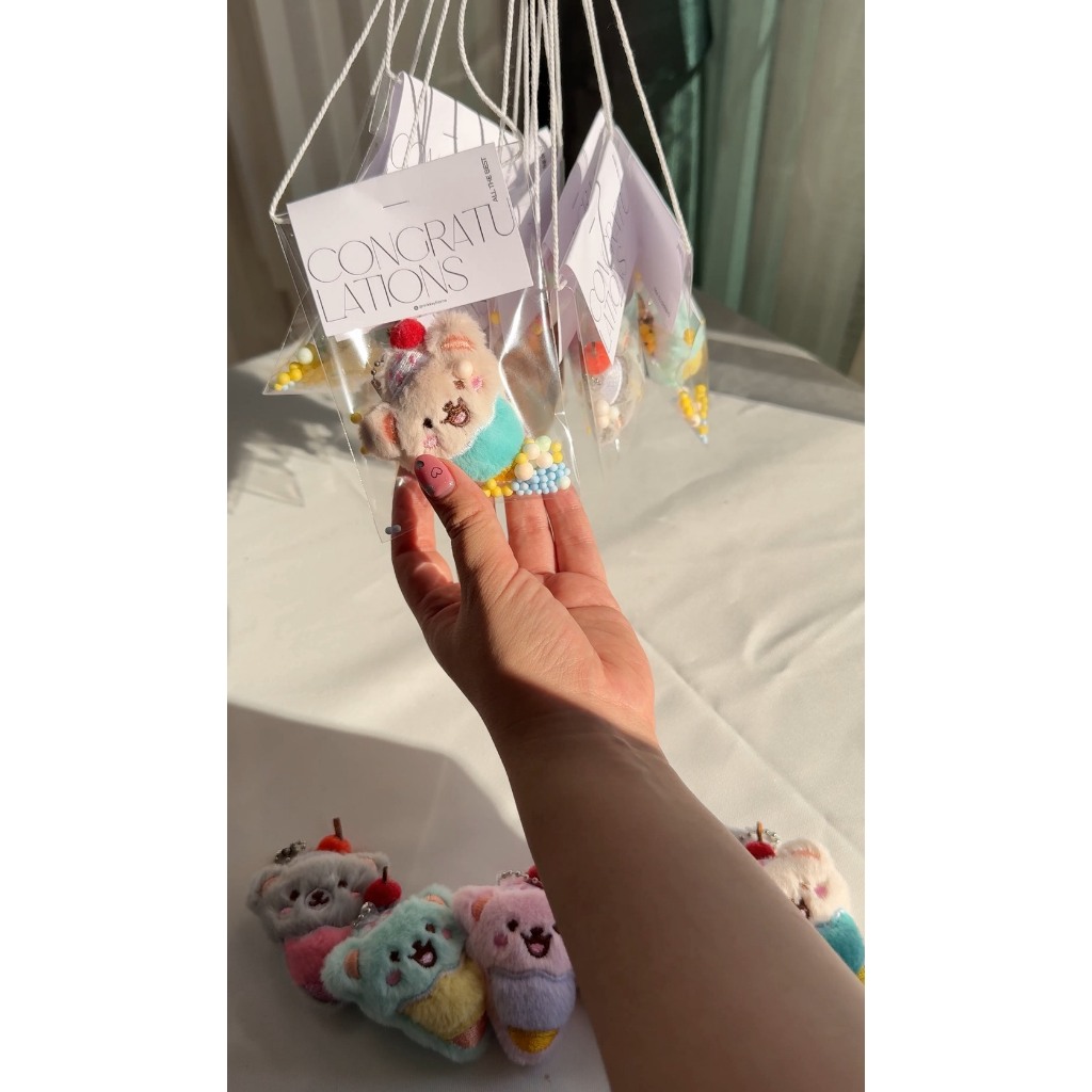(พร้อมส่ง) เซตถุงห้อยพวงกุญแจไอศครีมหมี คละ มีสายคล้องคอ การ์ด CONGRATULATIONS ของขวัญปัจฉิม แจกเพื่อน ของขวัญรับปริญญา - รูปที่ 4