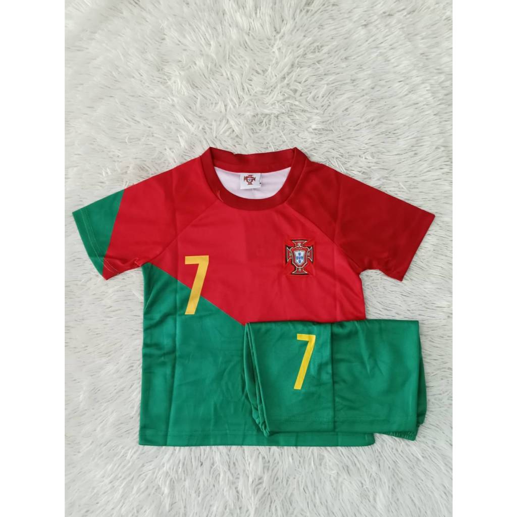 เสื้อกีฬาฟุตบอลแขนสั้น ลายทีมชาติโปรตุเกส สำหรับเด็ก สกรีนชื่อRonaldo+เบอร์ 7ใหม่ล่าสุด