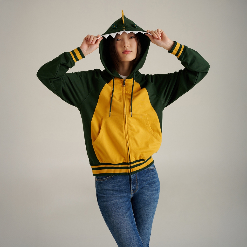 Mc JEANS Online Exclusive Dino เสื้อกันหนาว ฮู้ดดี้ Unisex แขนยาว เสื้อไดโนเสาร์ MJHP262