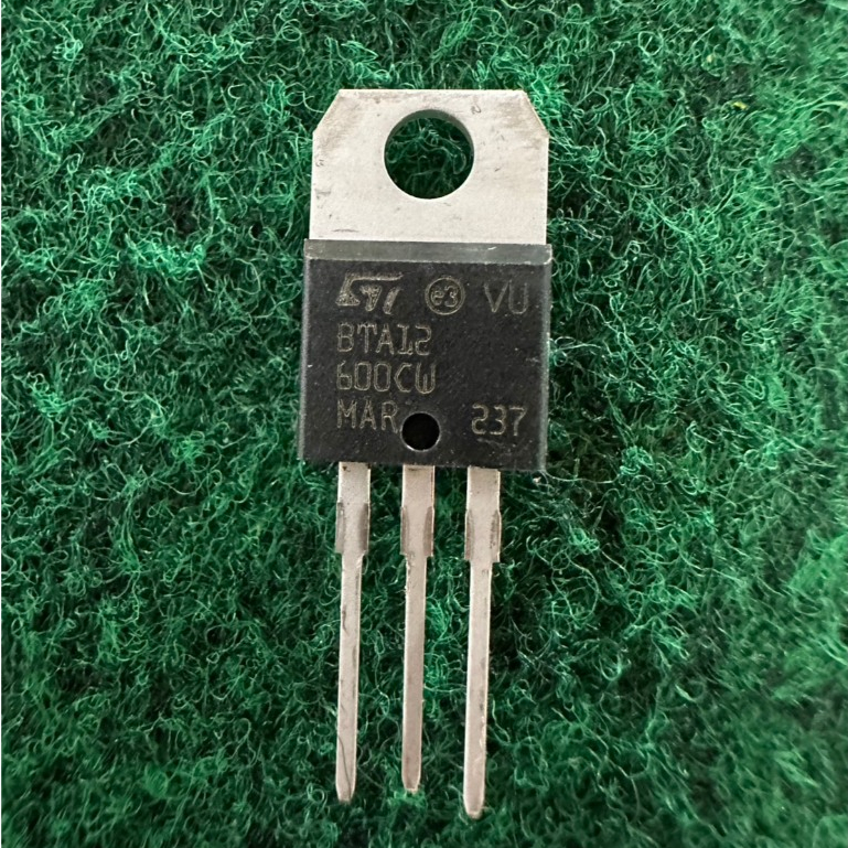 Triac  BTA12-600CW , BTA12-600BW , BTA12-600C , BTA12-600B , จำนวน 1 ตัว