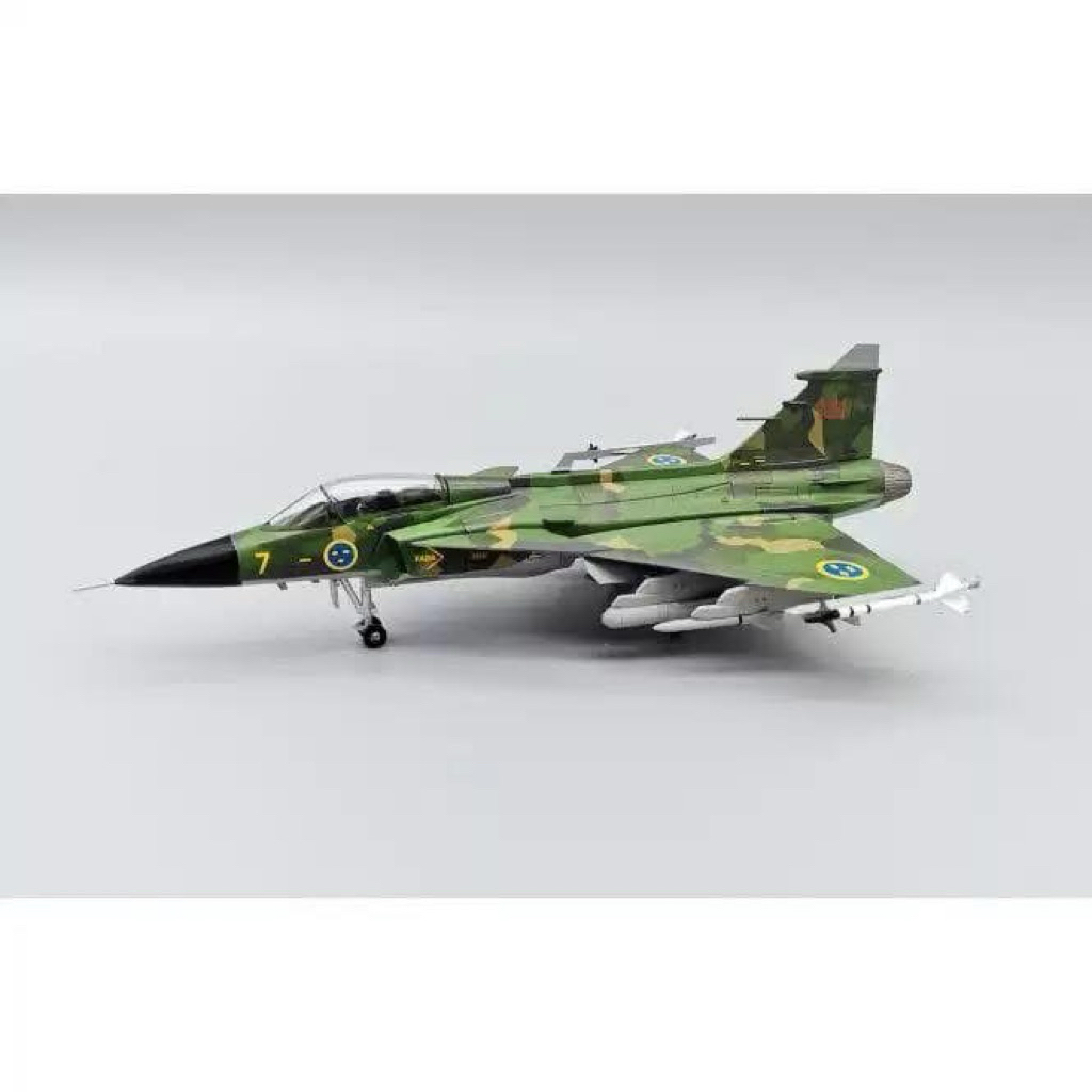 【Pre-Order】 – Aircraft Diecast Model Aviation72 Saab Gripen JAS-39A Swedish Air Force “Splinter Camo