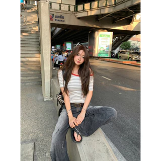 เสื้อยืดผู้หญิง เสื้อปาดไหล่ ครอป ดีไซน์ทูโทน ทรงสวย ใส่ง่าย แมตช์ได้ทุกวัน | Black Cherry