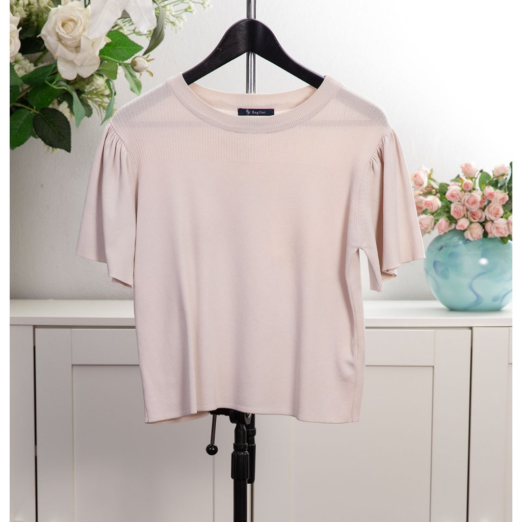 RagOut เสื้อมือสอง คอกลมแขนสั้นน่ารัก  ผ้าไหมพรมแบบนิ่ม ไม่คัน  สวย สีขมพูอ่อน สภาพดี ไซ้ส์M