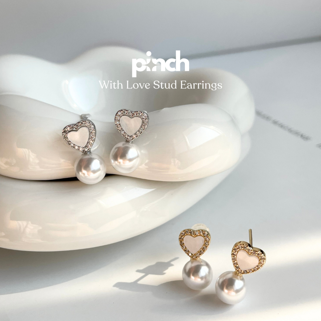 Pinch With Love Stud Earrings ต่างหูหัวใจประดับไข่มุก