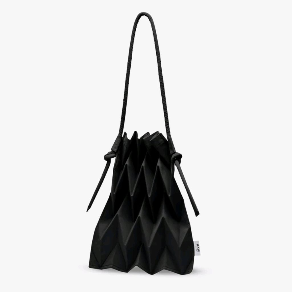 กระเป๋า W-Knot Bag จากPAVI Studio (สีดำ)