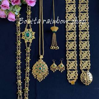 เครื่องประดับชุดไทยเป็นชุดสีทอง ต่างหูแบบเจาะ รหัสS001