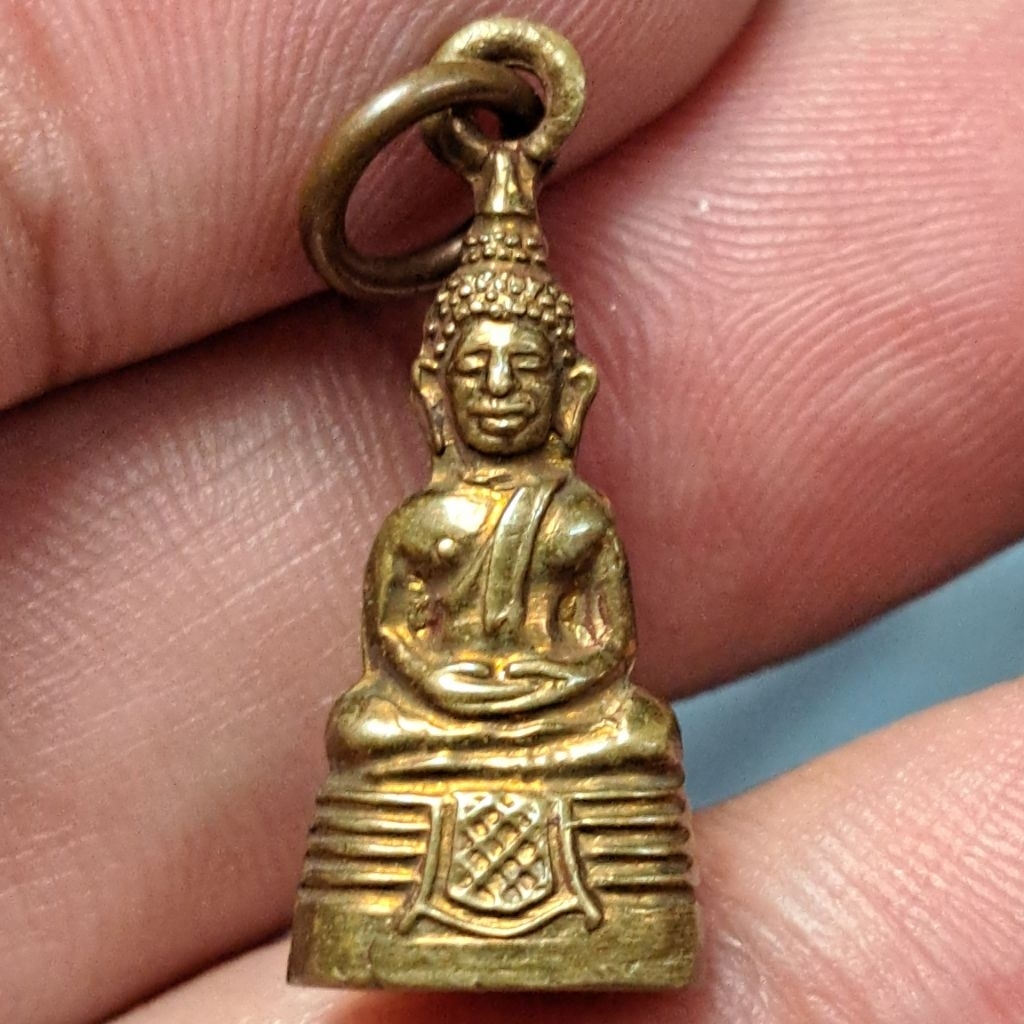 หลวงพ่อโสธร พระชัยวัฒน์มูหู ปี 2508 วัดโสธร จ.ฉะเชิงเทรา เนื้อทอง