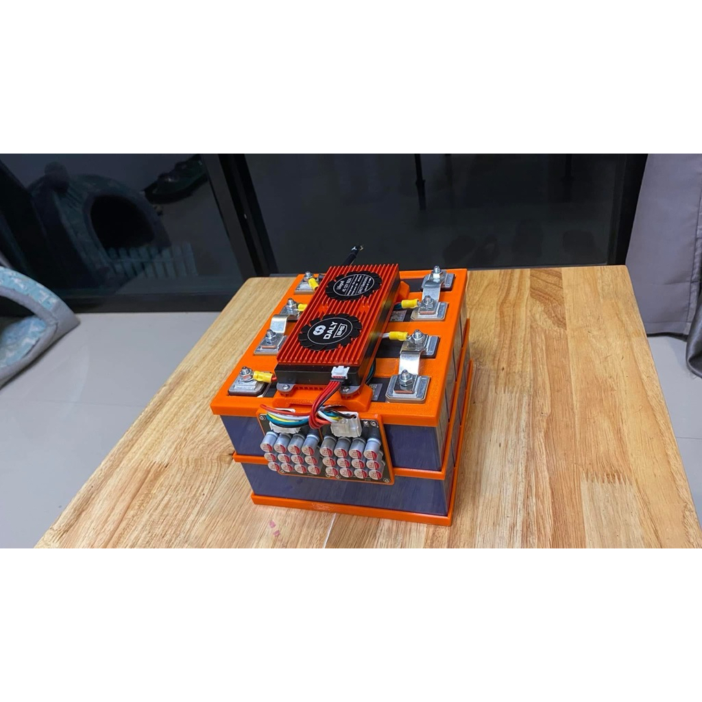 แบตเตอรี่ lifepo4(LFP) 4s 13.2V 100Ah เป็นแบตใหม่ทุกก้อน