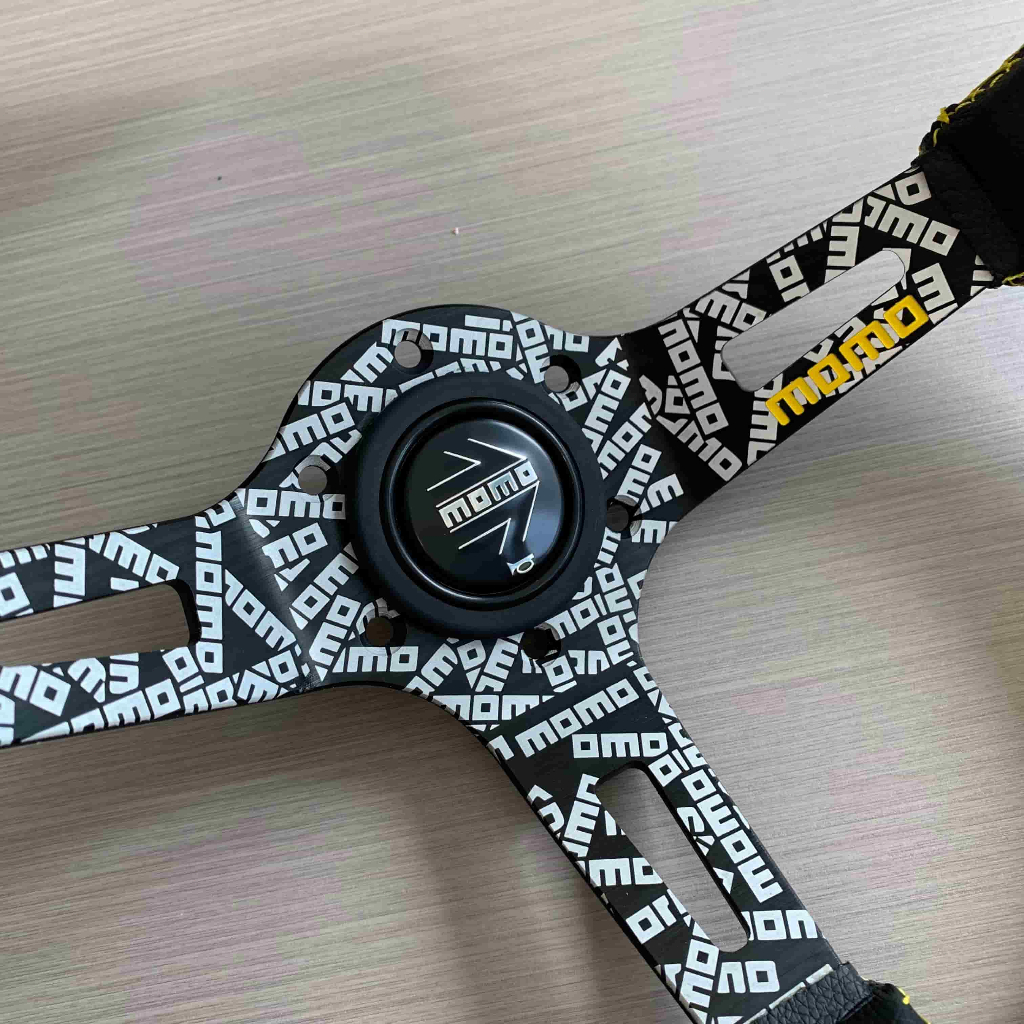 MOMOเรซซิ่งแดงระยะลึก พวงมาลัยรถยนต์ รองรับการดัดแปลงรถแข่งเพิ่มความสปอร์ตให้กับรถใส่ได้กับรถทุกรุ่น - รูปที่ 3