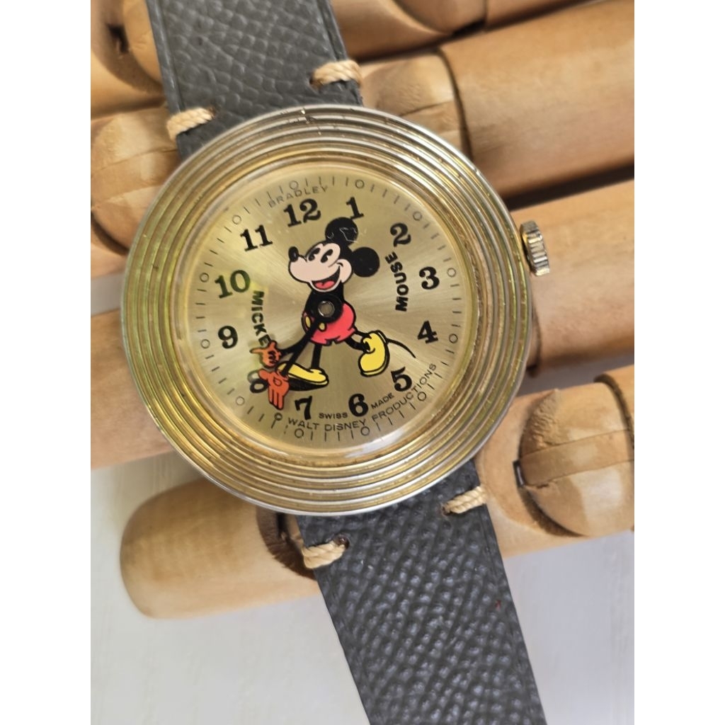 นาฬิกา Mickey mouse Pie Eye” Fatboy” version “Big gold face”