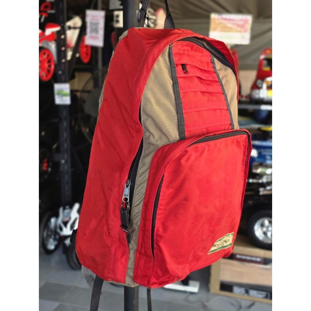 กระเป๋าเป้สะพายหลังสีแดง Wood chips #กระเป๋ามือสอง